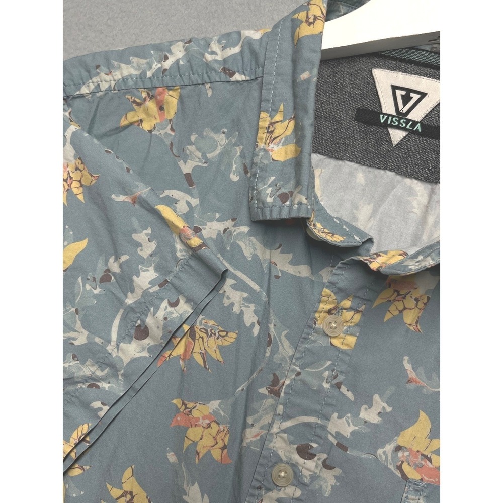 Vissla Mens Medium Blue Yellow Abstract Floral Organic Cotton Short Sleeve Shirt
